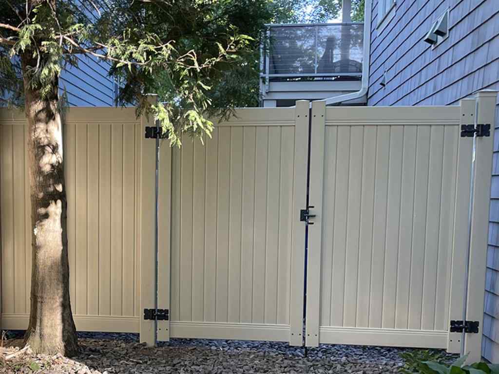 Vinyl fence solutions for the West Metro, Minnesota area