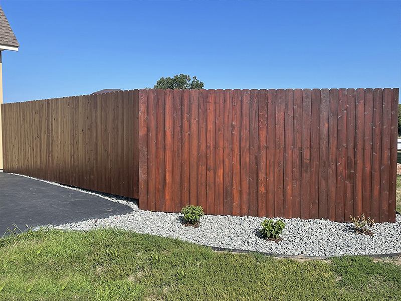 Golden Valley MN stockade style wood fence